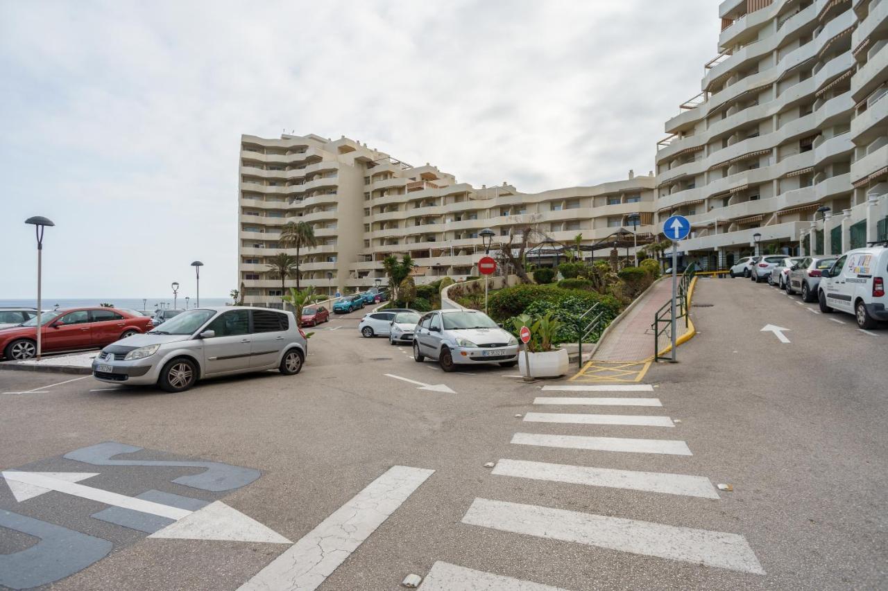 Seaview Beachfront Studio With Aqua Park & Balcony Benalmadena Room photo