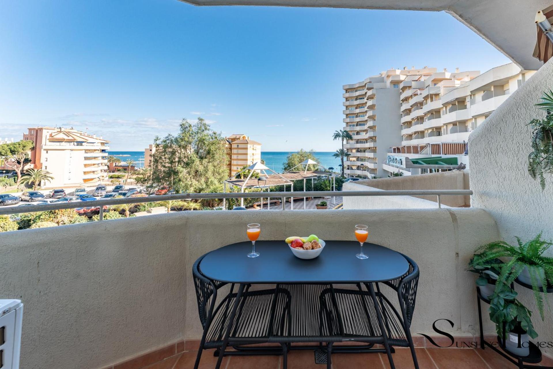 Seaview Beachfront Studio With Aqua Park & Balcony Benalmadena Exterior photo