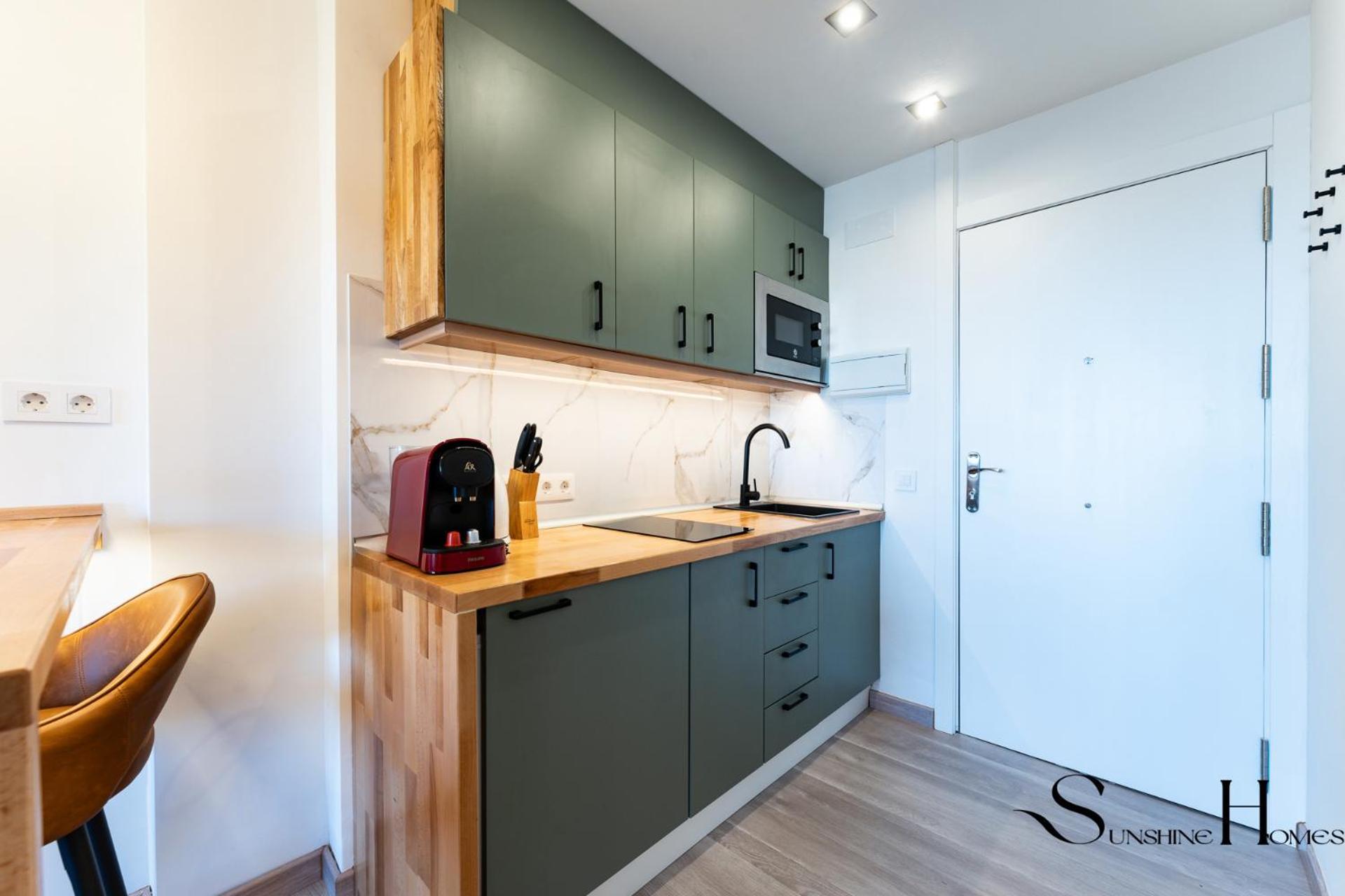 Seaview Beachfront Studio With Aqua Park & Balcony Benalmadena Exterior photo